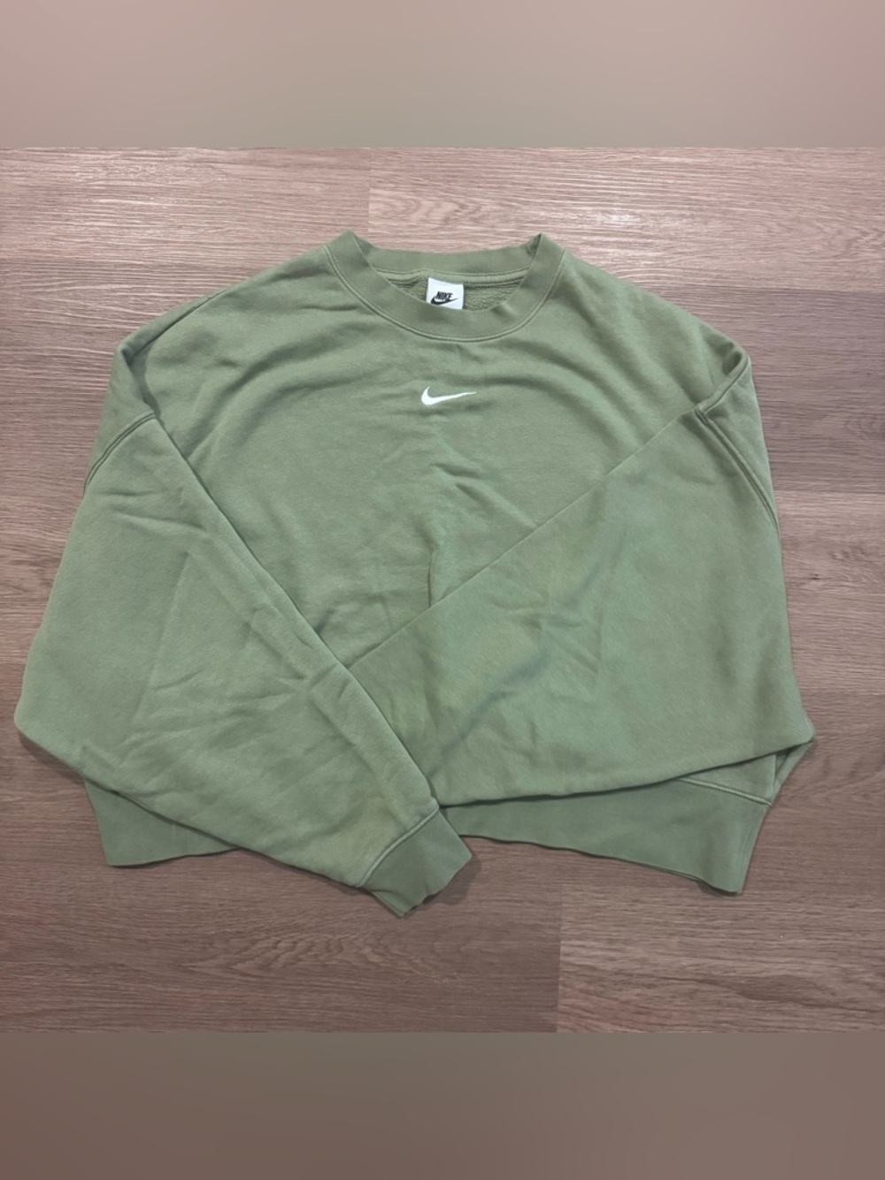 Nike Women’s Green Crewneck Sweatshirt with White Swoosh